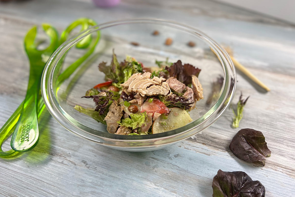 Fresh salad with fruits, vegetables and Van O'tonno Oil Tuna